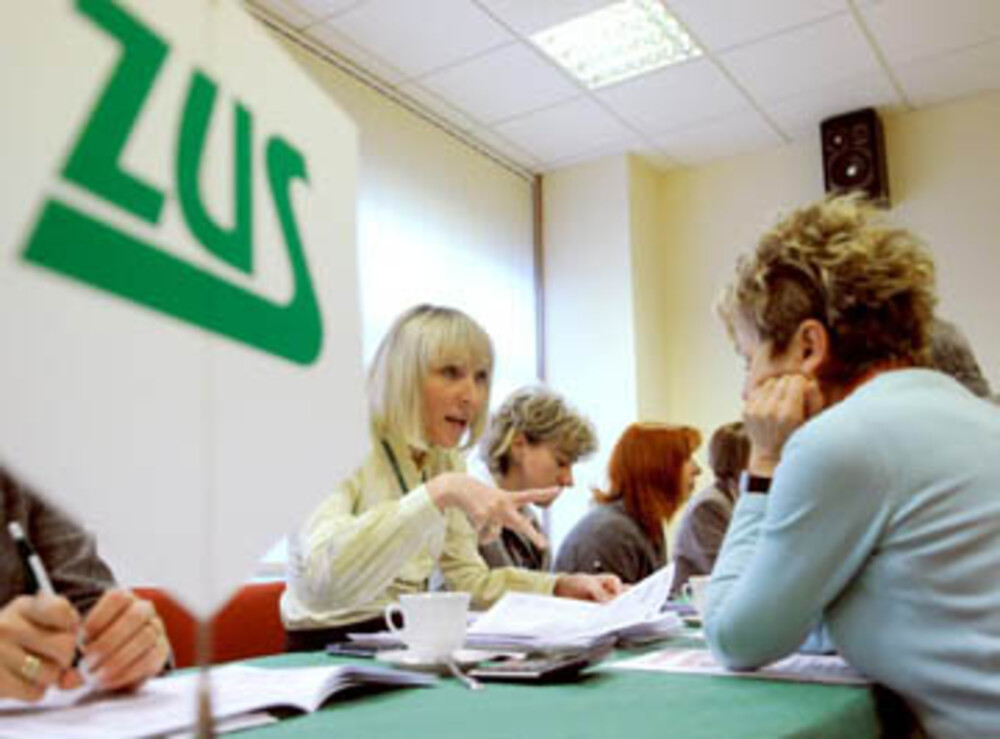 Już nie tylko 800 plus. Nawet blisko dwa tysiące  co miesiąc dostaną rodzice małych dzieci. Trzeba tylko złożyć wniosek do ZUS 
