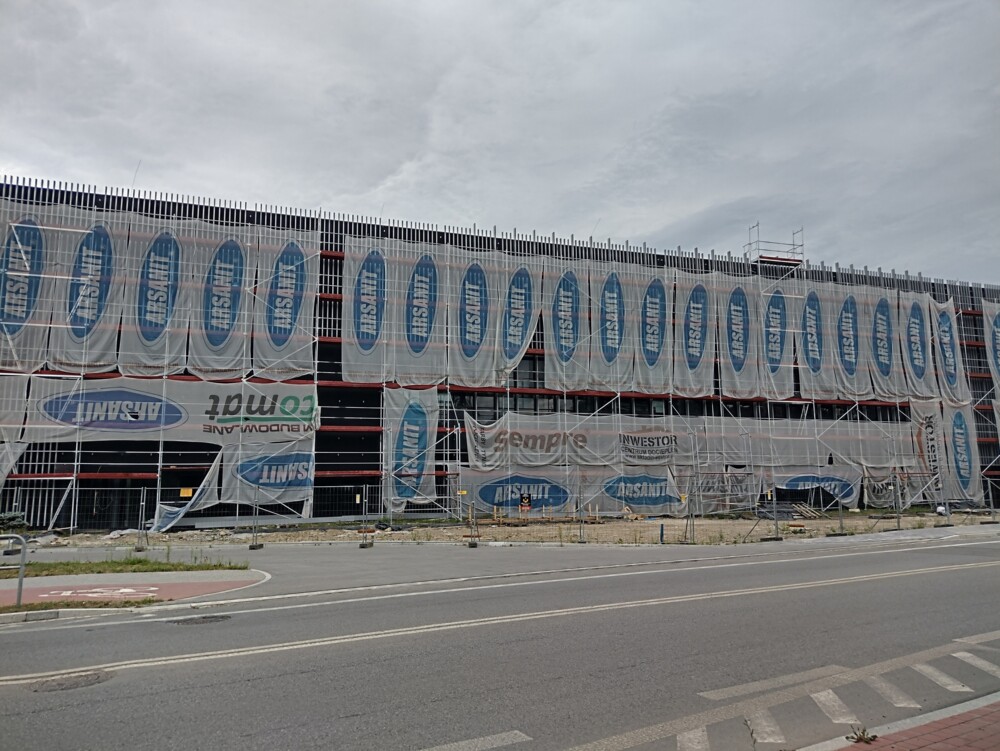 Kiedy nowosądeczanie zobaczą elewację budynku klubowego na stadionie Sandecji?