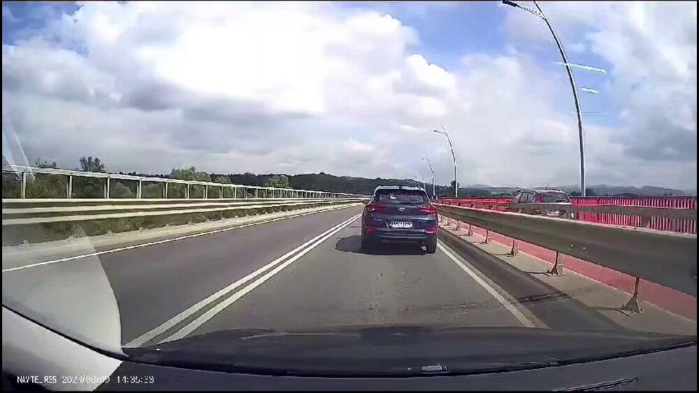 Kuriozalne nagranie z Nowego Sącza! Kierowcy byli w całkowitym szoku [WIDEO]