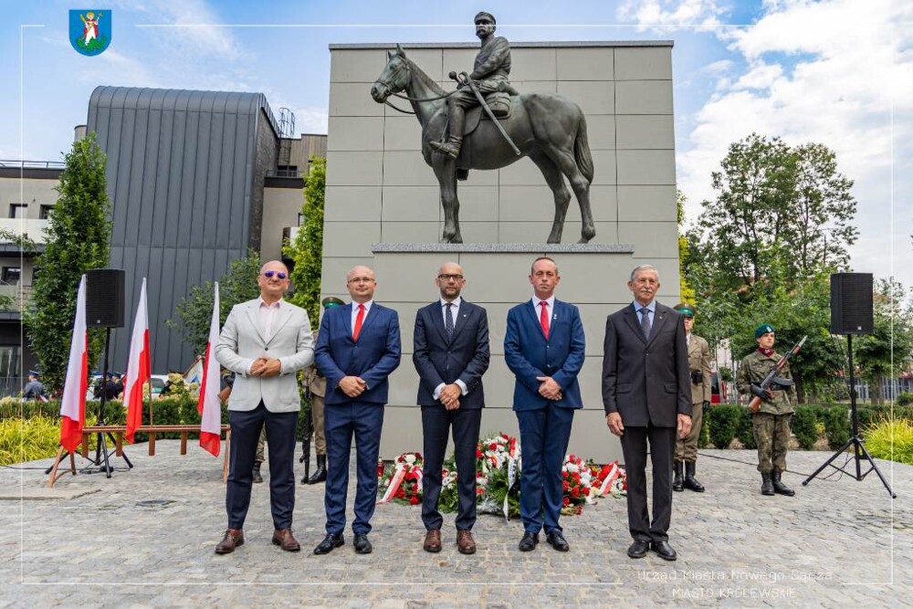 Nowy Sącz uczcił 104. rocznicę pamiętnej Bitwy Warszawskiej. Pamiętajmy o naszych bohaterach! [ZDJĘCIA]