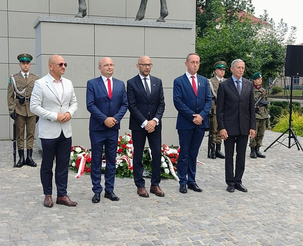 Nowy Sącz uczcił 104. rocznicę pamiętnej Bitwy Warszawskiej. Pamiętajmy o naszych bohaterach! [ZDJĘCIA]