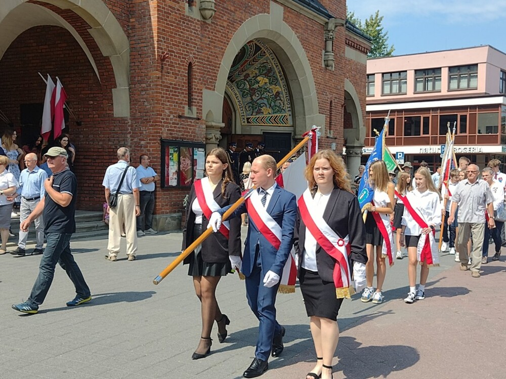 Nowy Sącz uczcił 104. rocznicę pamiętnej Bitwy Warszawskiej. Pamiętajmy o naszych bohaterach! [ZDJĘCIA]