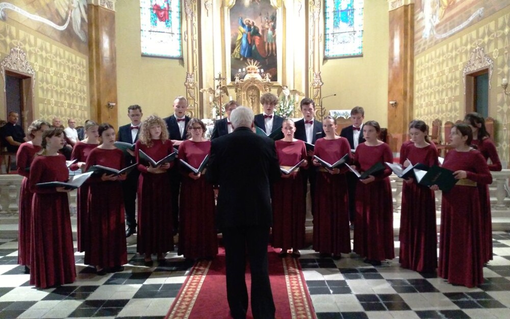 Węgierska przygoda Młodzieżowego Chóru „Scherzo”. Praca połączona z wypoczynkiem [ZDJĘCIA]