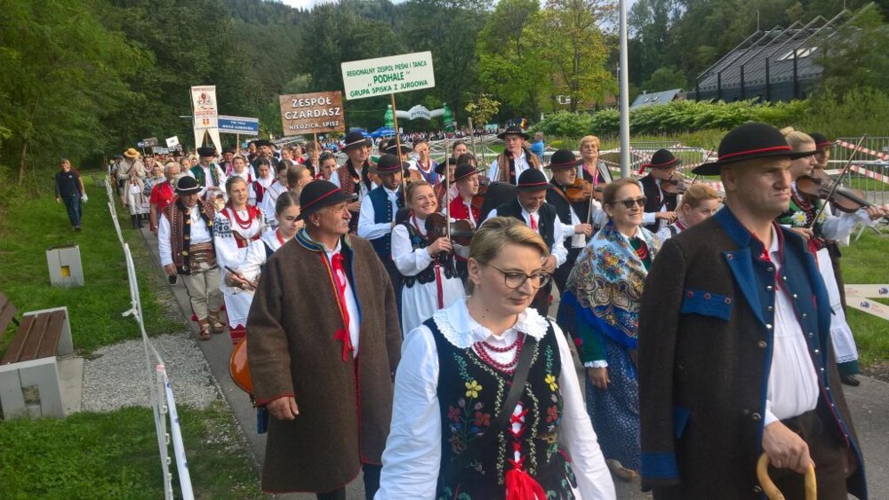 Węgierska przygoda Młodzieżowego Chóru „Scherzo”. Praca połączona z wypoczynkiem [ZDJĘCIA]