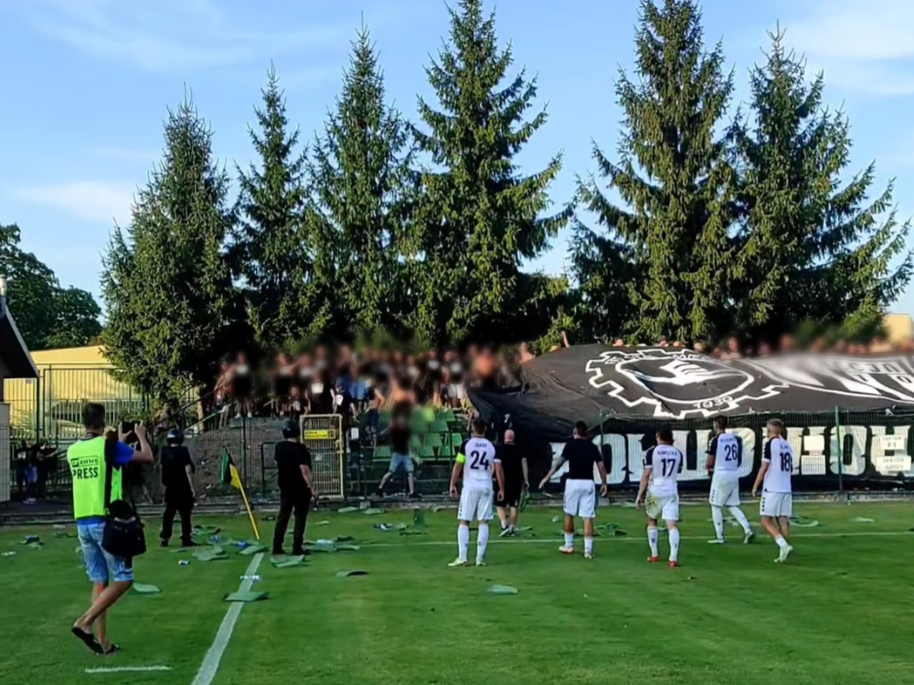Dantejskie sceny na meczu Sandecji! Stadion zdewastowany, policja zatrzymuje sprawców [WIDEO]