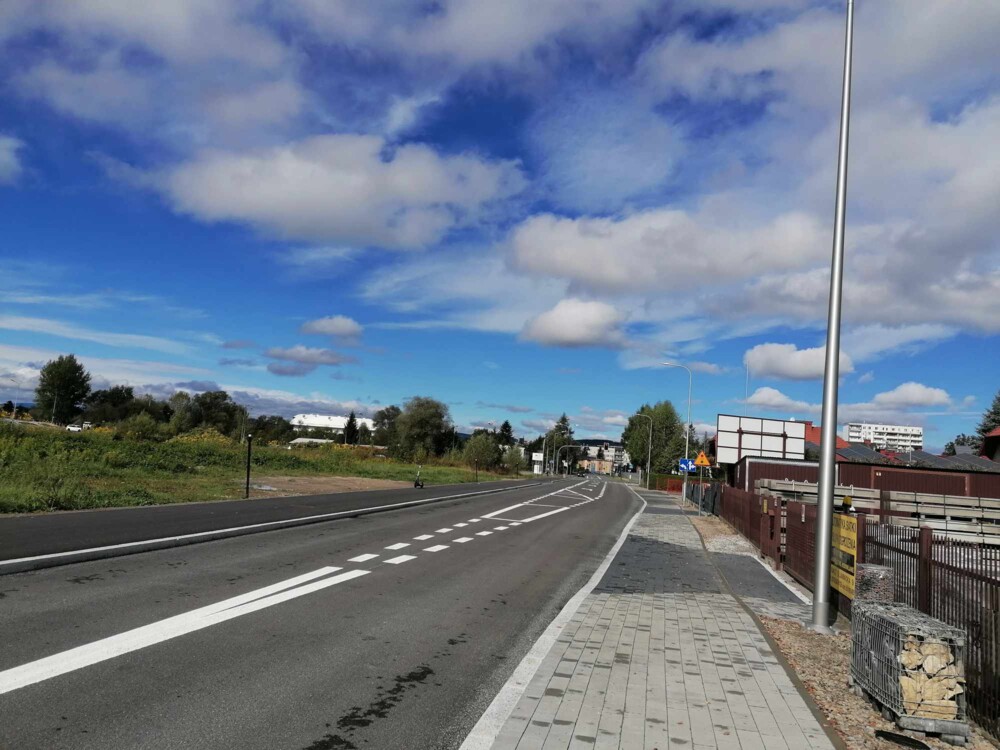 Trudno poznać ulicę Jamnicką w Nowym Sączu. To nie ta sama arteria [ZDJĘCIA]