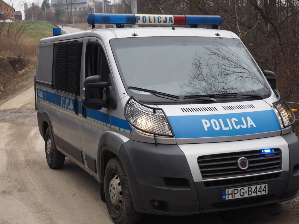 Wyglądało bardzo groźnie. Na ruchliwej drodze zderzyły się dwa samochody