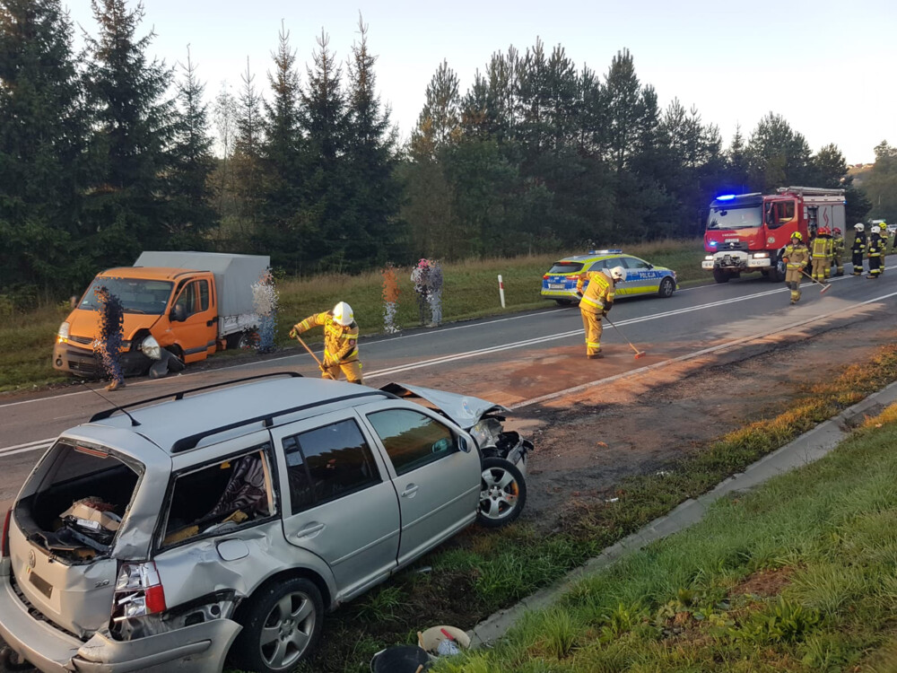 Nieszczęście o poranku na drodze krajowej koło Grybowa. Zderzyły się samochody [ZDJĘCIA]