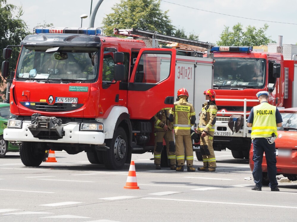 Dramatyczny wypadek pod Nowym Sączem. Droga krajowa 75 zablokowana 