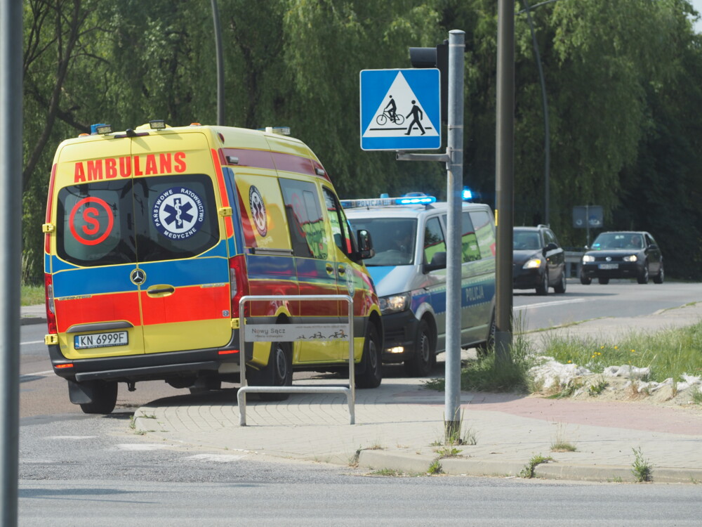 Z ostatniej chwili: Nieszczęśliwy wypadek na drodze krajowej w Nawojowej. Trwa akcja ratunkowa