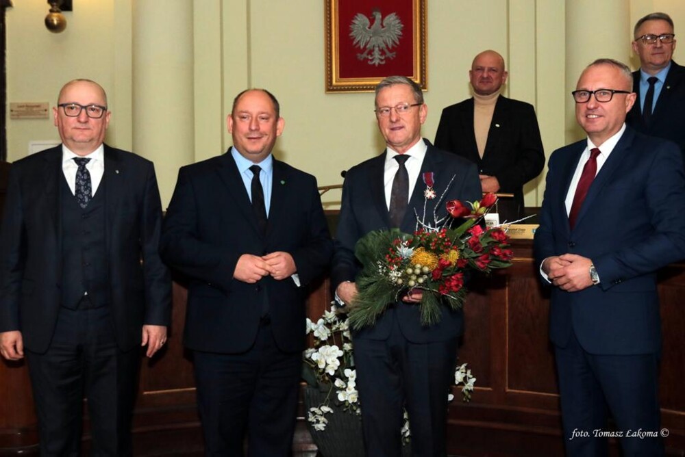 Artur Czernecki, wiceprzewodniczący Rady Miasta Nowego Sącza odznaczony Srebrnym Krzyżem Zasługi