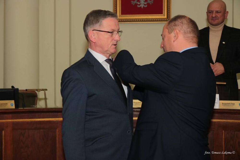 Artur Czernecki, wiceprzewodniczący Rady Miasta Nowego Sącza odznaczony Srebrnym Krzyżem Zasługi