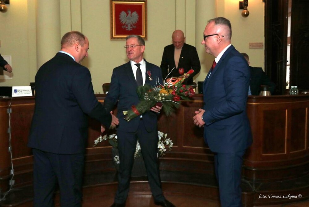 Artur Czernecki, wiceprzewodniczący Rady Miasta Nowego Sącza odznaczony Srebrnym Krzyżem Zasługi