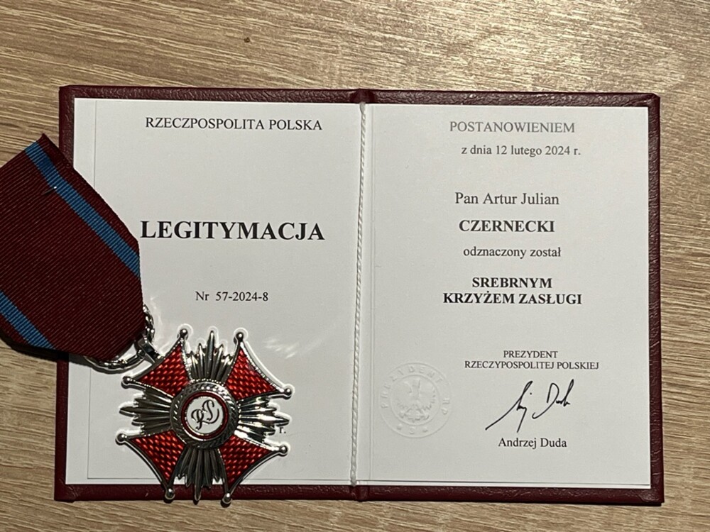 Artur Czernecki, wiceprzewodniczący Rady Miasta Nowego Sącza odznaczony Srebrnym Krzyżem Zasługi
