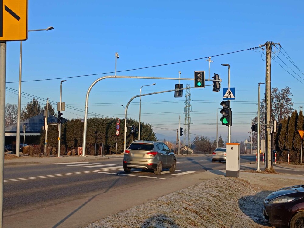 Większe korki czy usprawnienie ruchu? Nowe światła wywołują szereg komentarzy [SONDA]