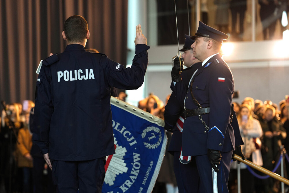 Mamy nowych policjantów! Do sądeckiej komendy trafią kolejni funkcjonariusze [ZDJĘCIA]