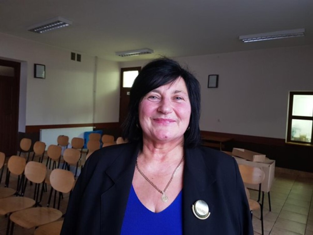 Krystyna Cieśla.  Z pasją trzyma władzę w Powroźniku 