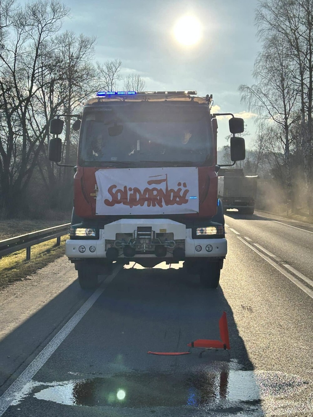 Auto skasowane! Znowu potężna kraksa na drodze krajowej 75 [ZDJĘCIA]