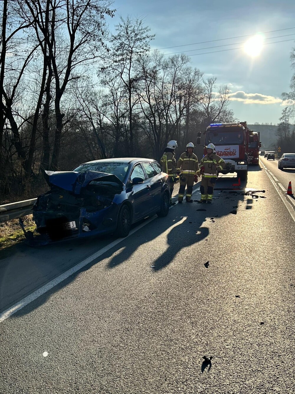 Auto skasowane! Znowu potężna kraksa na drodze krajowej 75 [ZDJĘCIA]