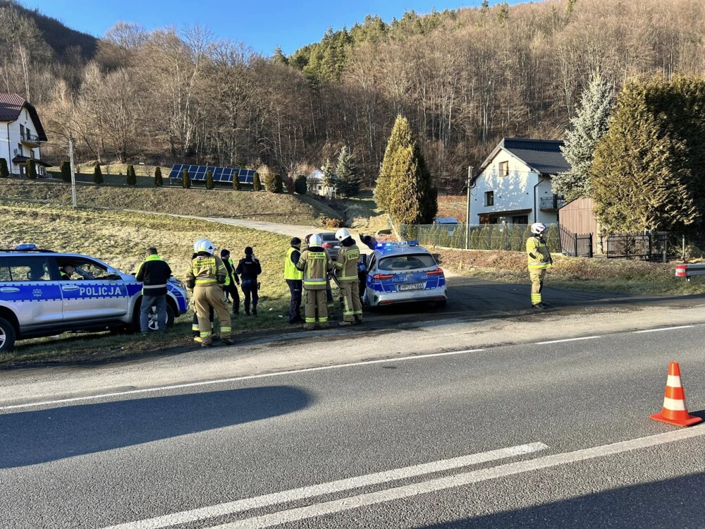 Auto skasowane! Znowu potężna kraksa na drodze krajowej 75 [ZDJĘCIA]