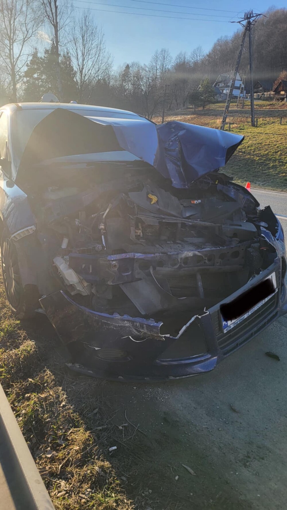 Auto skasowane! Znowu potężna kraksa na drodze krajowej 75 [ZDJĘCIA]