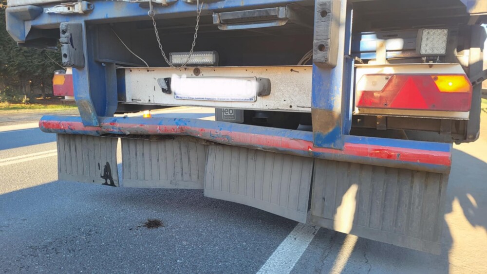 Auto skasowane! Znowu potężna kraksa na drodze krajowej 75 [ZDJĘCIA]
