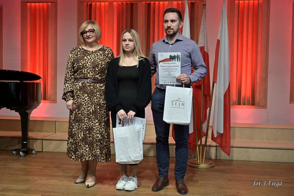 Młodzi śpiewają dla Polski. X Gorlicki Konkurs Pieśni Patriotycznej [ZDJĘCIA]