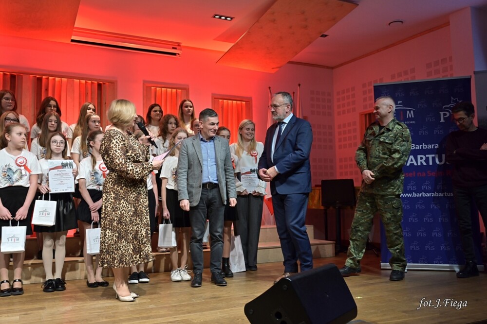 Młodzi śpiewają dla Polski. X Gorlicki Konkurs Pieśni Patriotycznej [ZDJĘCIA]