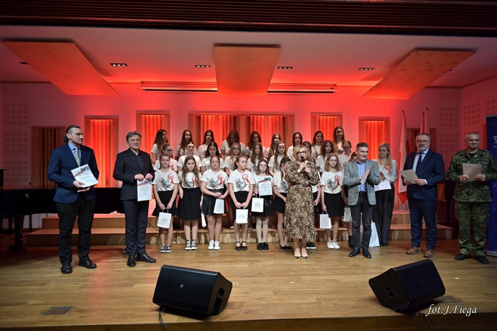 Młodzi śpiewają dla Polski. X Gorlicki Konkurs Pieśni Patriotycznej [ZDJĘCIA]