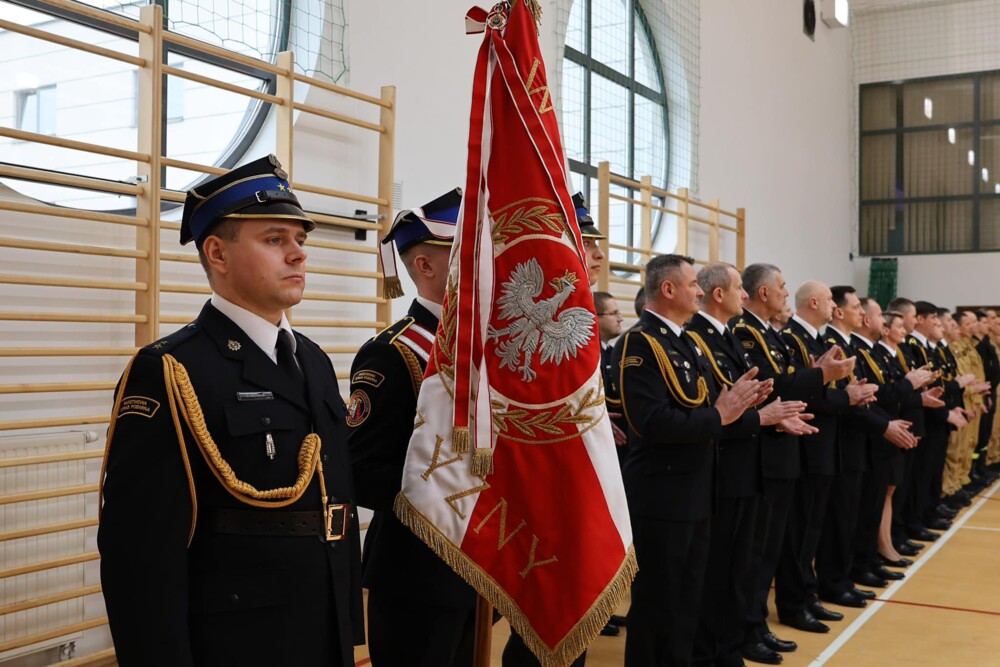 Duże zmiany w sądeckiej straży. Komendant Paweł Motyka przeszedł na emeryturę [ZDJĘCIA]
