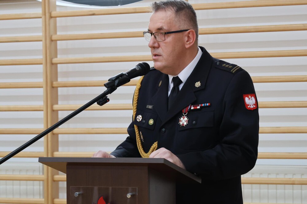 Duże zmiany w sądeckiej straży. Komendant Paweł Motyka przeszedł na emeryturę [ZDJĘCIA]