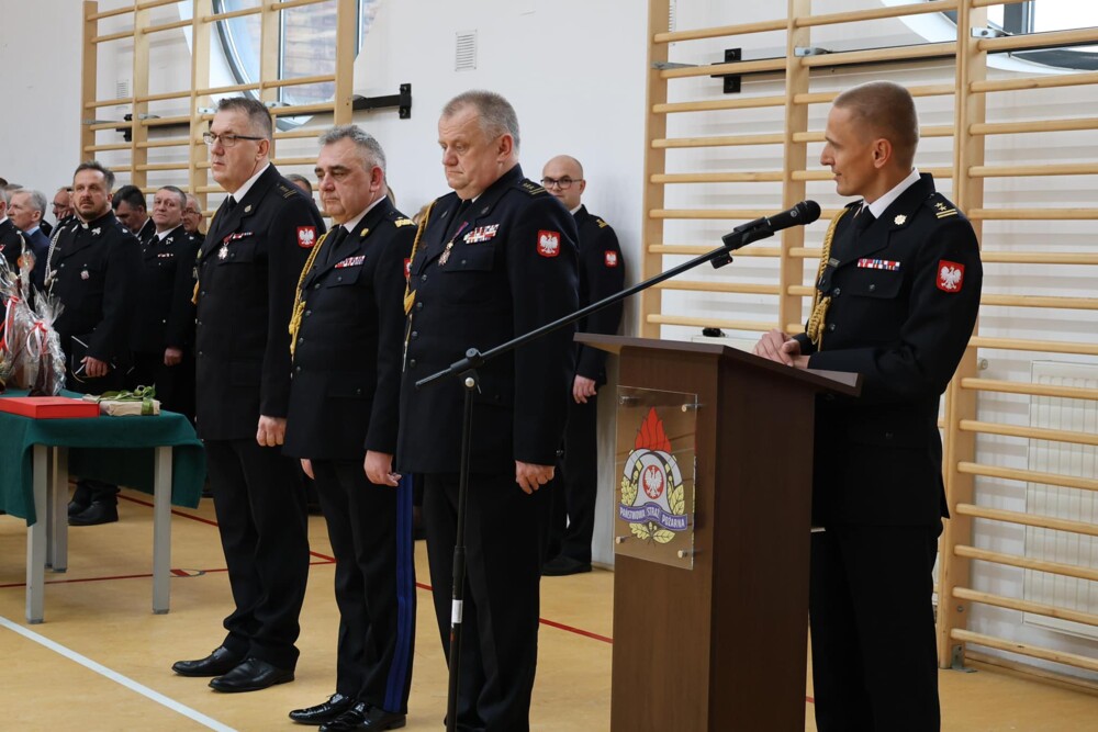 Duże zmiany w sądeckiej straży. Komendant Paweł Motyka przeszedł na emeryturę [ZDJĘCIA]