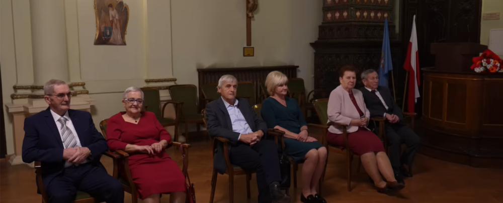 Oni mają receptę na długoletnie pożycie małżeńskie. Dziewięć par świętowało w ratuszu Złote Gody [ZDJĘCIA]