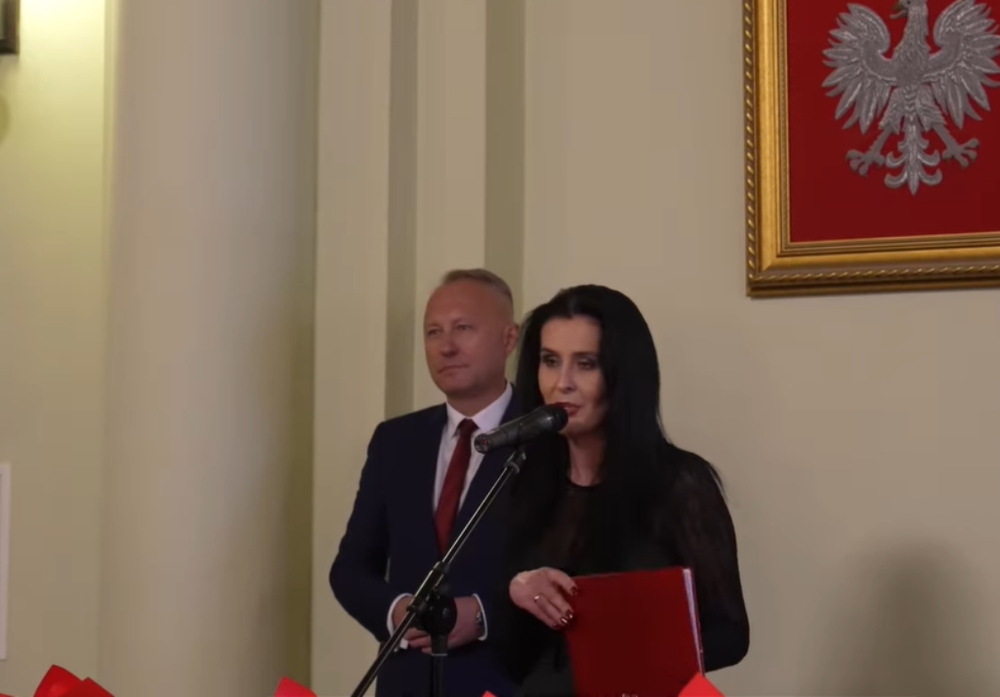 Oni mają receptę na długoletnie pożycie małżeńskie. Dziewięć par świętowało w ratuszu Złote Gody [ZDJĘCIA]