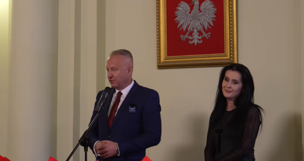 Oni mają receptę na długoletnie pożycie małżeńskie. Dziewięć par świętowało w ratuszu Złote Gody [ZDJĘCIA]