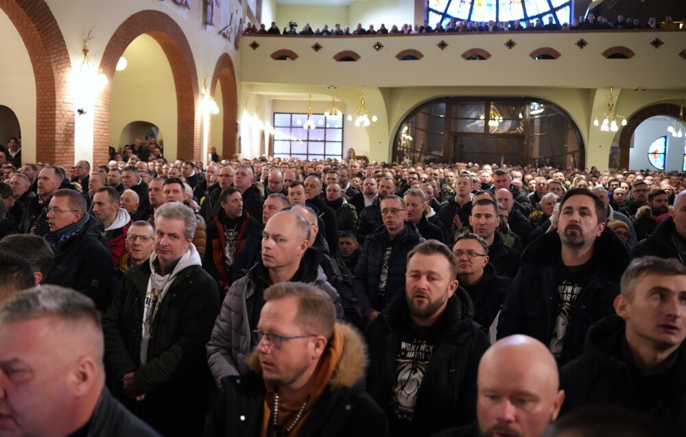 Wojownicy Maryi z Polski i Europy przyjechali do Nowego Sącza. Ulicami miasta przeszła procesja różańcowa 