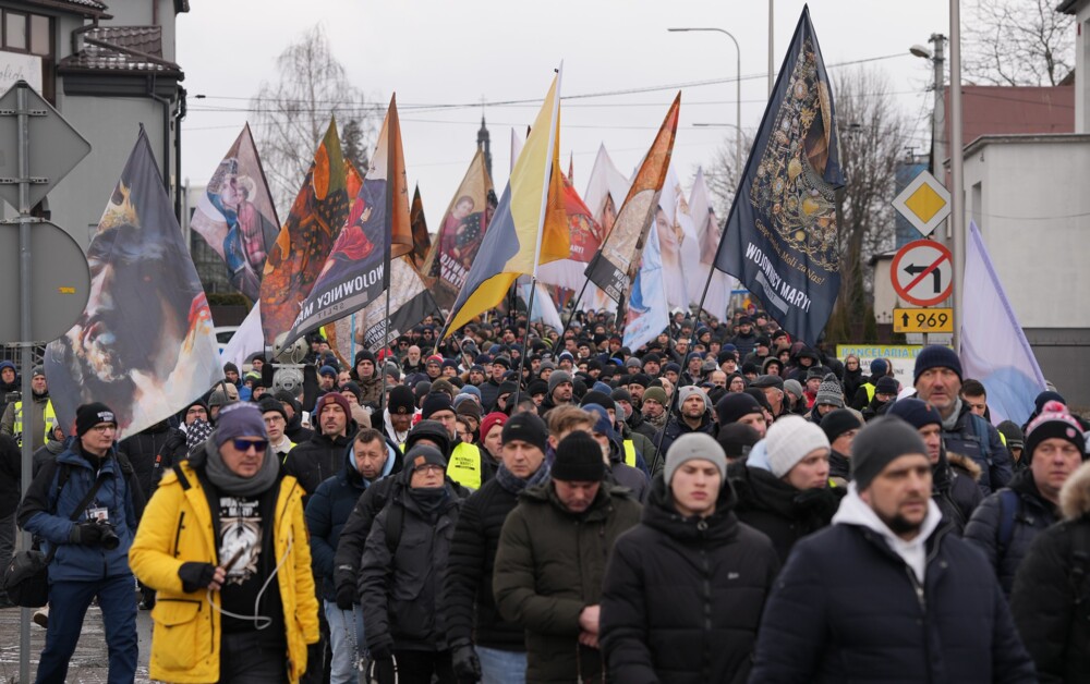 Wojownicy Maryi z Polski i Europy przyjechali do Nowego Sącza. Ulicami miasta przeszła procesja różańcowa 