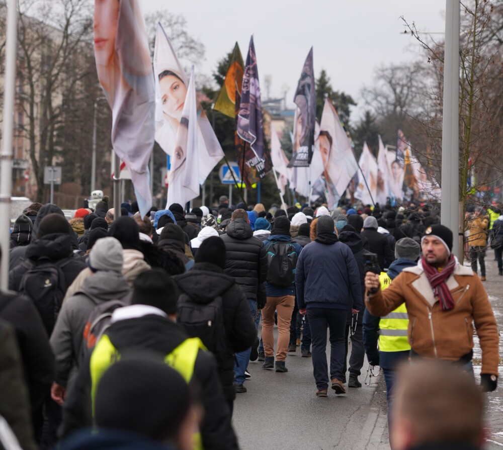 Wojownicy Maryi z Polski i Europy przyjechali do Nowego Sącza. Ulicami miasta przeszła procesja różańcowa 