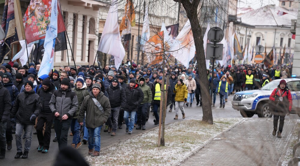 Wojownicy Maryi z Polski i Europy przyjechali do Nowego Sącza. Ulicami miasta przeszła procesja różańcowa 