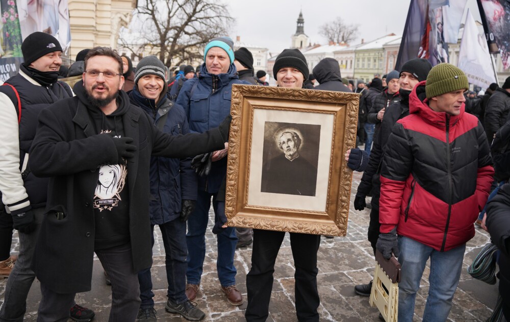 Wojownicy Maryi z Polski i Europy przyjechali do Nowego Sącza. Ulicami miasta przeszła procesja różańcowa 
