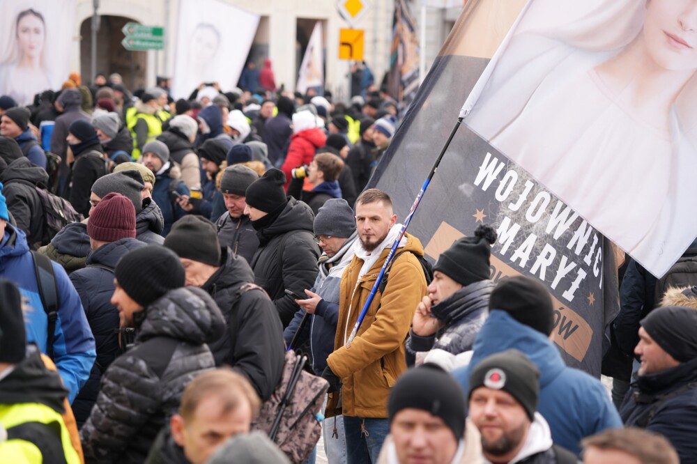 Wojownicy Maryi z Polski i Europy przyjechali do Nowego Sącza. Ulicami miasta przeszła procesja różańcowa 