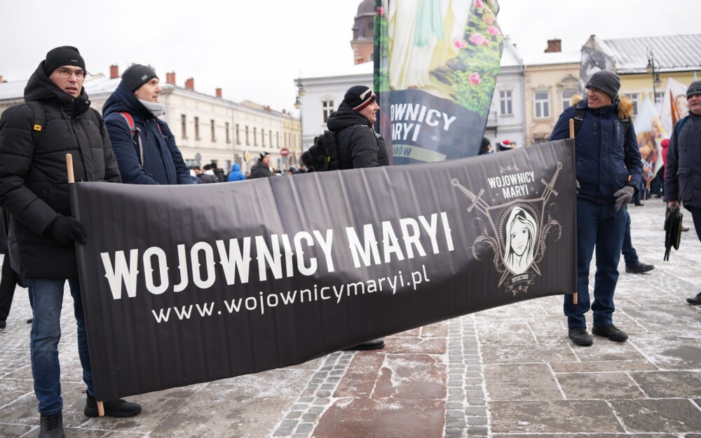 Wojownicy Maryi z Polski i Europy przyjechali do Nowego Sącza. Ulicami miasta przeszła procesja różańcowa 