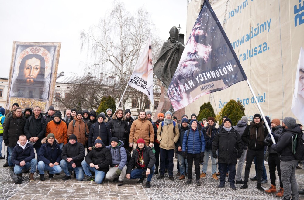 Wojownicy Maryi z Polski i Europy przyjechali do Nowego Sącza. Ulicami miasta przeszła procesja różańcowa 