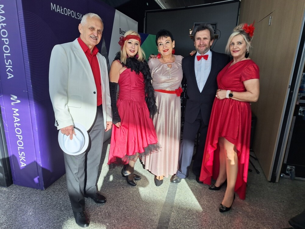 Uczestnicy „Rolnik szuka żony”, „Sanatorium miłości” i „Mam talent” w Krynicy – Zdroju inspirują ludzi [WIDEO]