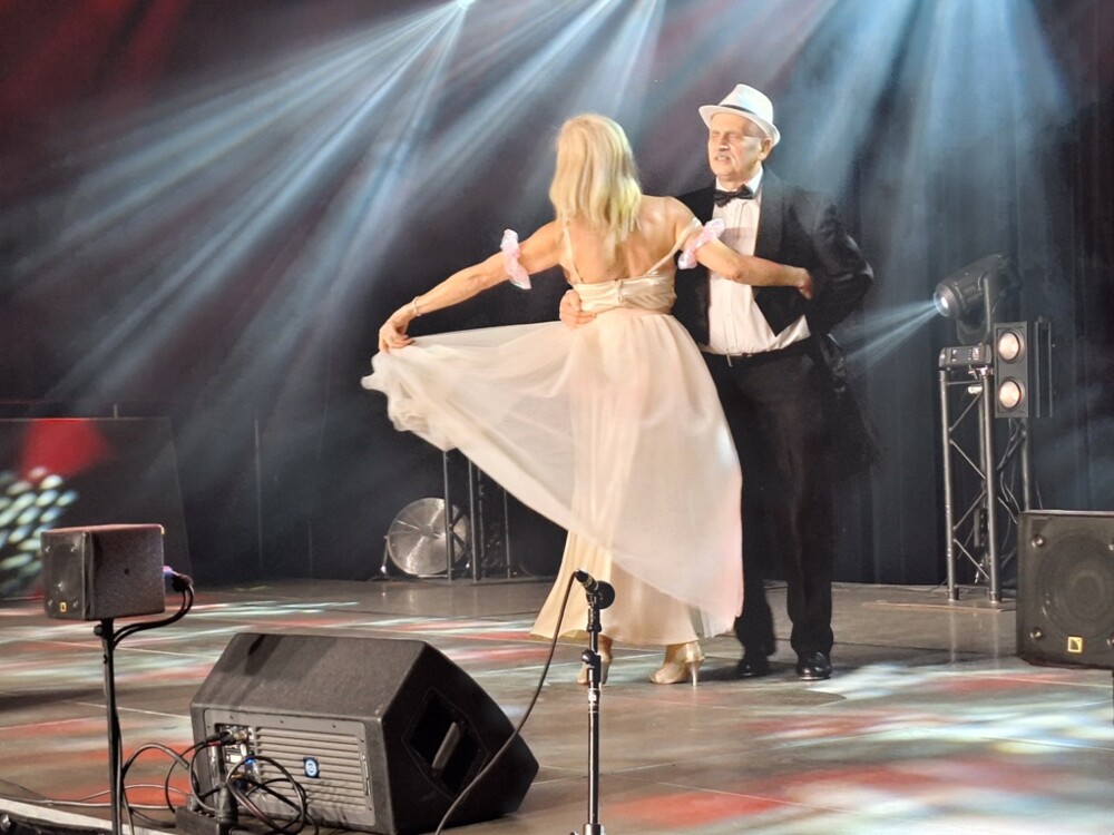 Uczestnicy „Rolnik szuka żony”, „Sanatorium miłości” i „Mam talent” w Krynicy – Zdroju inspirują ludzi [WIDEO]