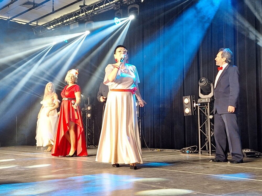 Uczestnicy „Rolnik szuka żony”, „Sanatorium miłości” i „Mam talent” w Krynicy – Zdroju inspirują ludzi [WIDEO]