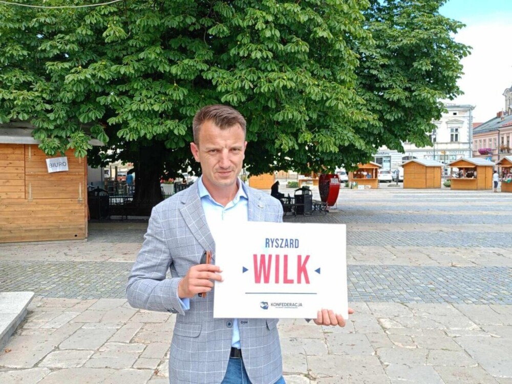 Poseł Ryszard Wilk wyprowadzony z sali sejmowej. “To nie powinno się wydarzyć”