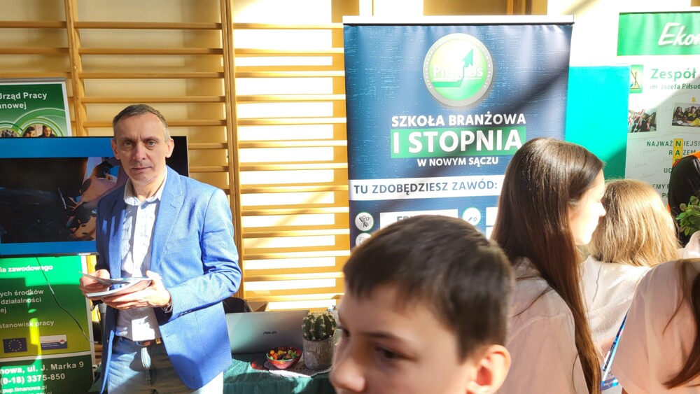 Tłumy na Szkolnej Giełdzie Edukacyjnej w Łukowicy. Przed ósmoklasistami trudna decyzja
