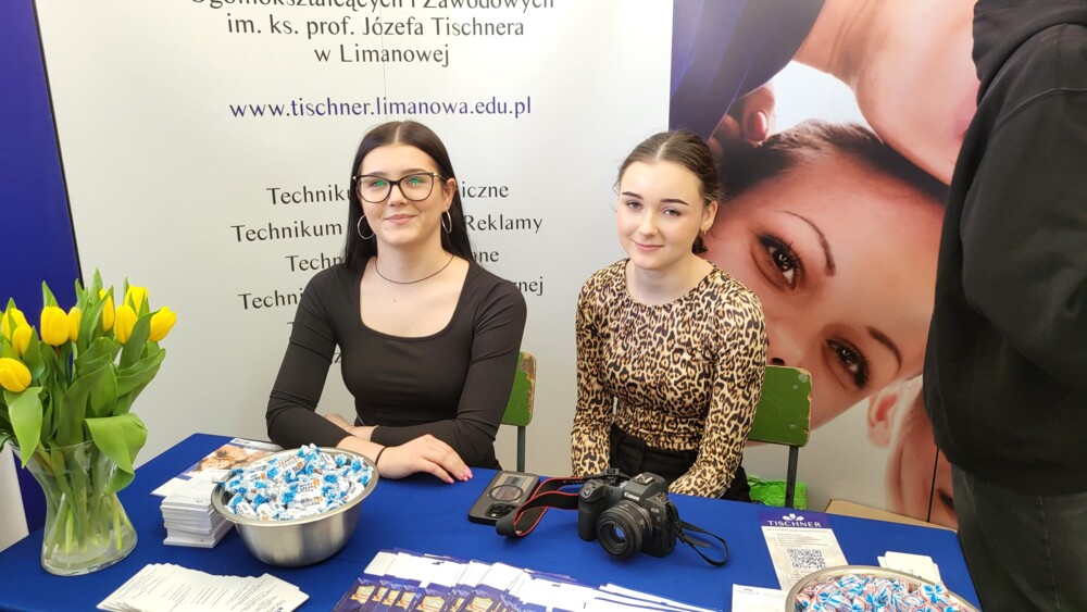 Tłumy na Szkolnej Giełdzie Edukacyjnej w Łukowicy. Przed ósmoklasistami trudna decyzja