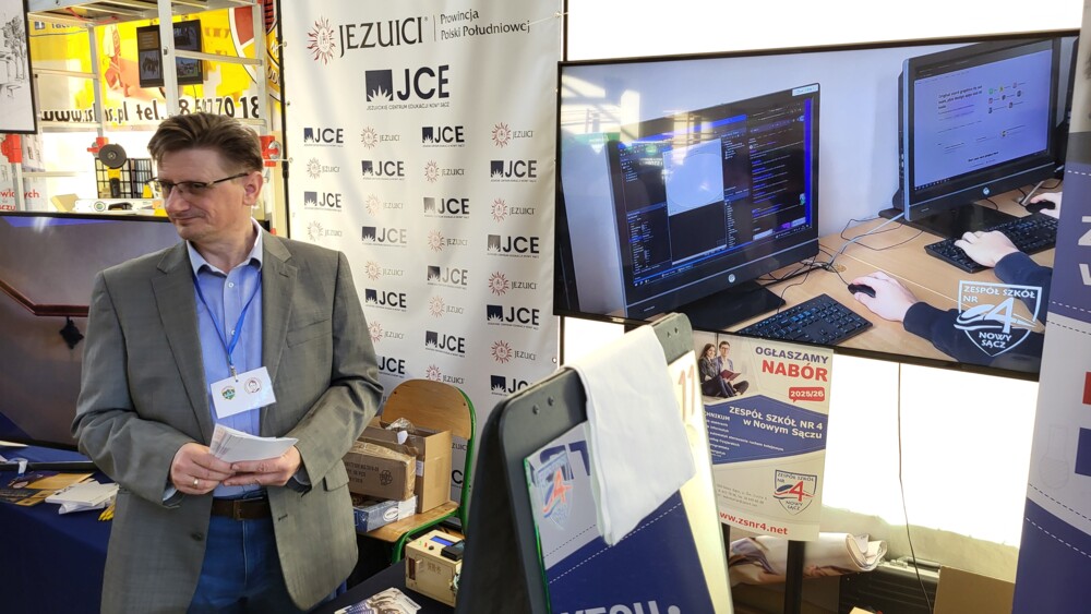 Tłumy na Szkolnej Giełdzie Edukacyjnej w Łukowicy. Przed ósmoklasistami trudna decyzja
